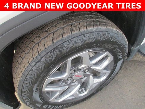 Used 2023 GMC Sierra 1500 SLT w/ SLT Premium Package image 3