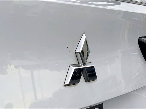 Used 2023 Mitsubishi Outlander SE AWD/4WD image 30