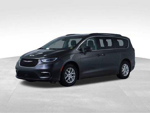 Used 2022 Chrysler Pacifica Touring-L image 8