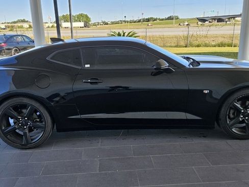 Used 2018 Chevrolet Camaro LT image 5