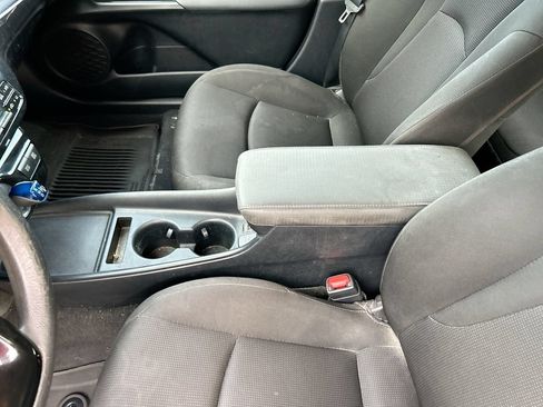 Used 2022 Toyota Prius L Eco FWD image 27