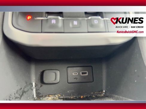 Used 2023 GMC Acadia SLE w/ Driver Convenience Package image 28