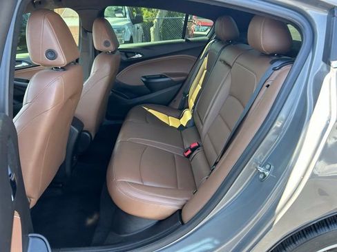 Used 2019 Chevrolet Cruze Premier image 15