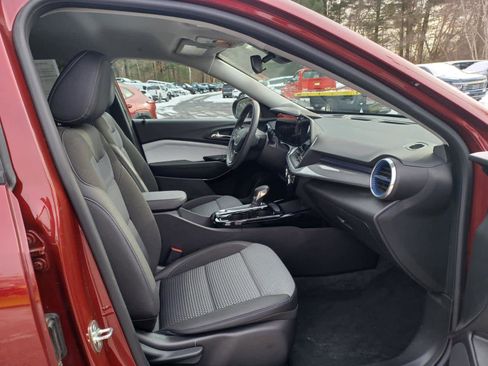 Used 2024 Chevrolet Trax LT image 15