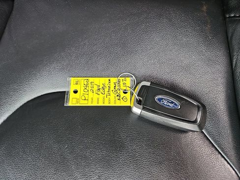 Used 2019 Ford Edge Titanium AWD/4WD image 28