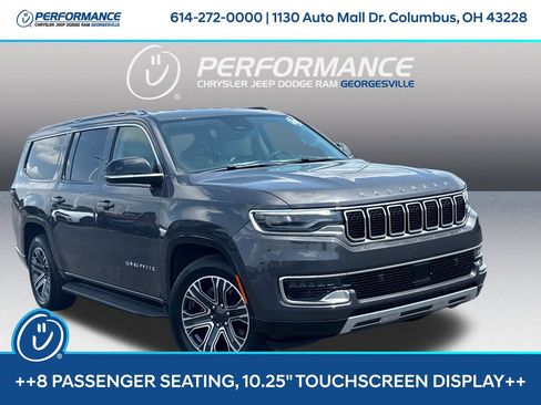 Used 2024 Jeep Wagoneer L Series II w/ Flexible Seating Group AWD/4WD image 1