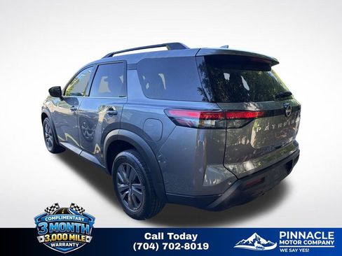 Used 2024 Nissan Pathfinder SV AWD/4WD image 4
