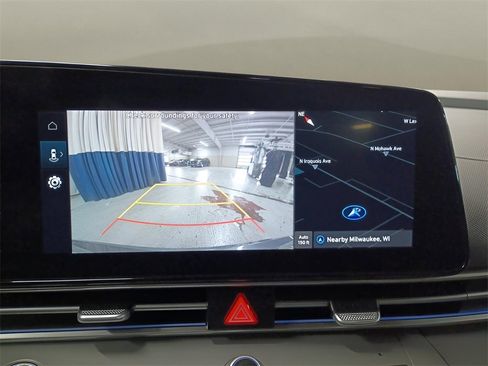 Certified 2024 Hyundai Elantra SEL image 18