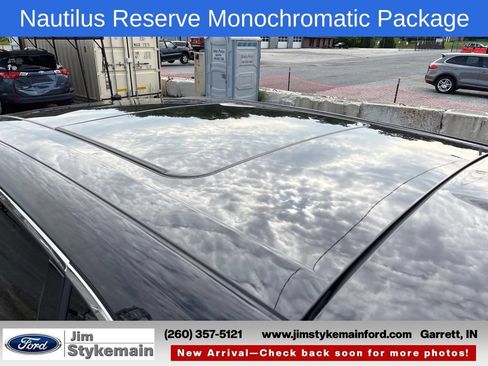 Used 2023 Lincoln Nautilus Reserve w/ Equipment Group 201A AWD/4WD image 7