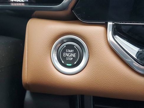 Certified 2023 GMC Canyon AT4 w/ AT4 Premium Package AWD/4WD image 24