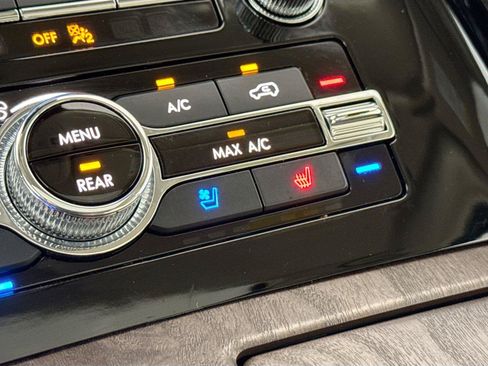 Used 2021 Lincoln Navigator Reserve w/ Luxury Package AWD/4WD image 8