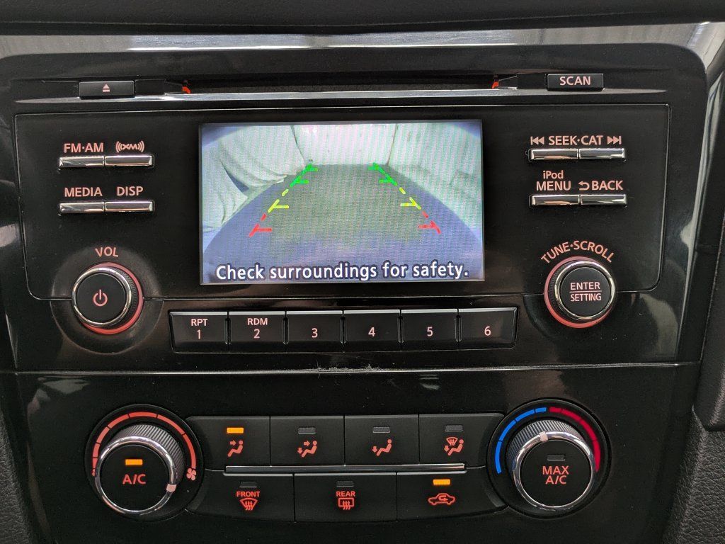 Used 2017 Nissan Rogue SV AWD/4WD image 9