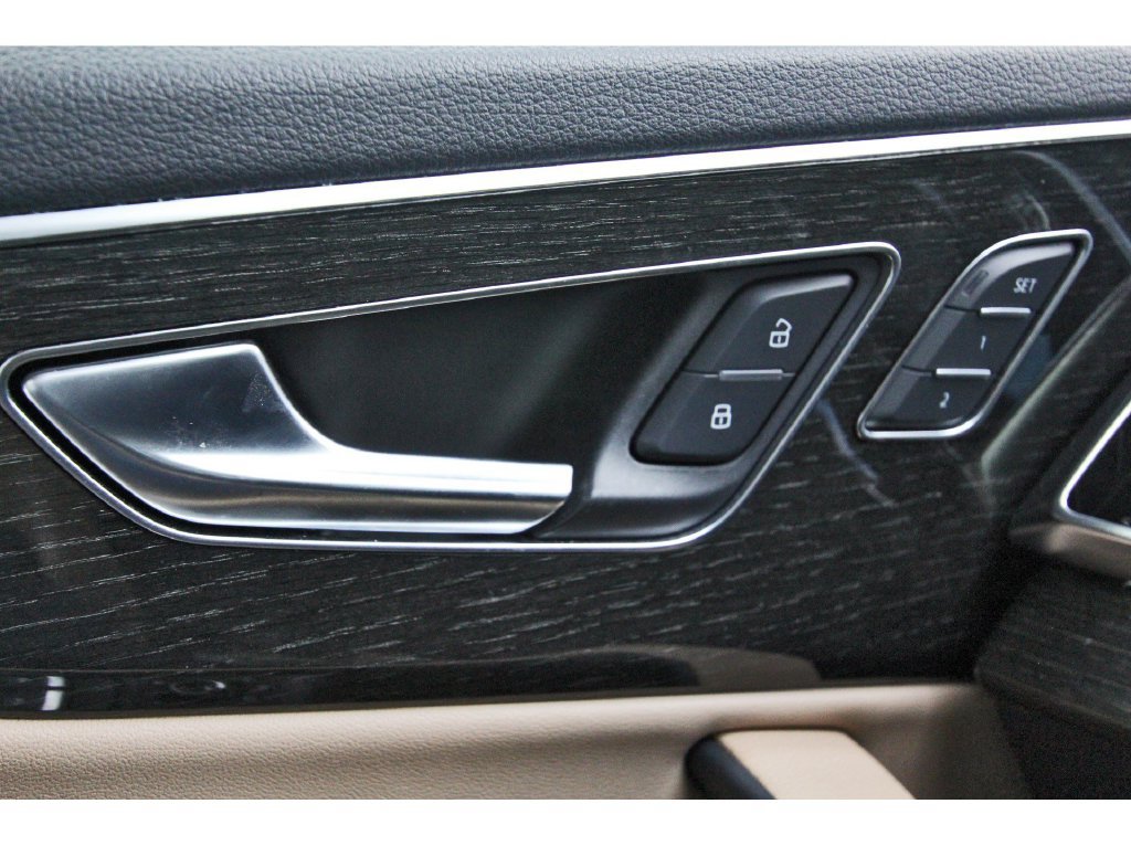 Used 2022 Audi Q7 2.0T Premium Plus w/ Premium Plus Package AWD/4WD image 22