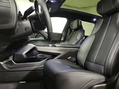 Used 2024 Cadillac Lyriq Luxury w/ LPO, Floor Liner Package image 10