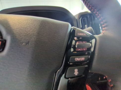 Used 2025 Nissan Frontier PRO-4X w/ Pro Convenience Package AWD/4WD image 19
