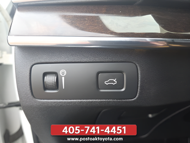 Used 2016 Volvo XC90 T6 Momentum w/ Momentum Plus Package AWD/4WD image 15