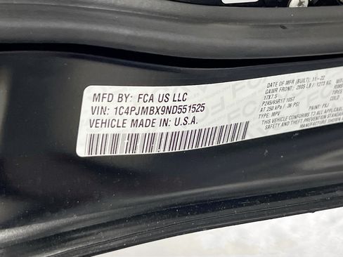 Used 2022 Jeep Cherokee Trailhawk AWD/4WD image 30