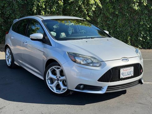 Used 2014 Ford Focus ST w/ Equipment Group 202A FWD image 2