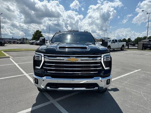 Used 2024 Chevrolet Silverado 2500 LTZ w/ LTZ Convenience Package AWD/4WD image 8
