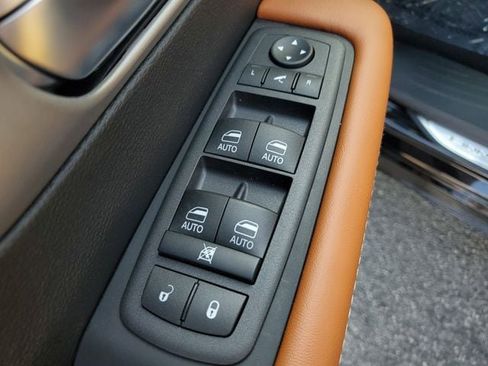 New 2026 Chrysler Pacifica Pinnacle w/ Trailer Tow Group image 23