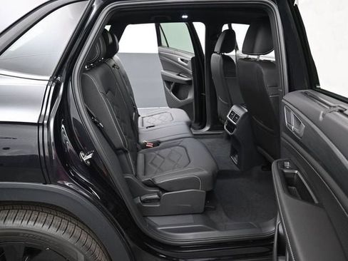 New 2026 Volkswagen Atlas Cross Sport SE image 13