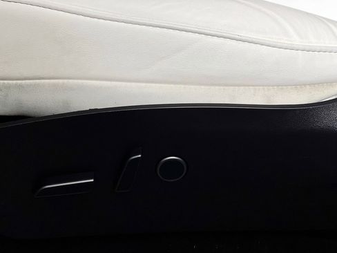 Used 2022 Tesla Model Y Long Range image 15