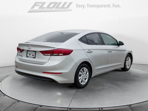 Used 2018 Hyundai Elantra SE FWD image 9