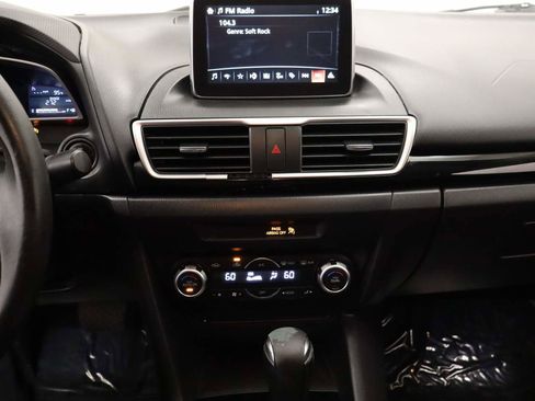 Used 2015 MAZDA MAZDA3 i Touring w/ Technology Package FWD image 10