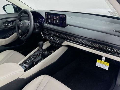 Certified 2025 Honda Accord EX-L image 40