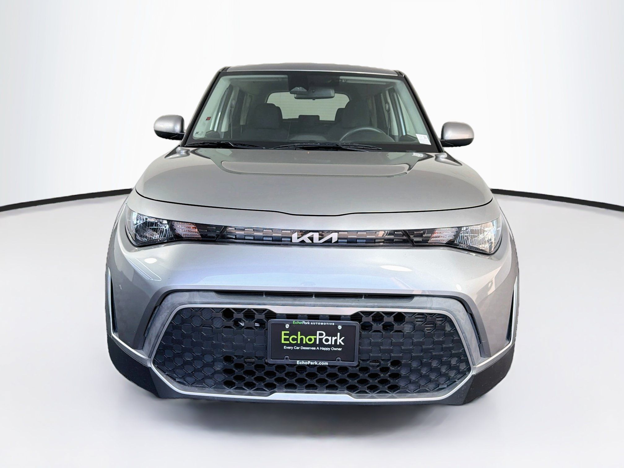 Used 2025 Kia Soul LX w/ LX Technology Package FWD image 2
