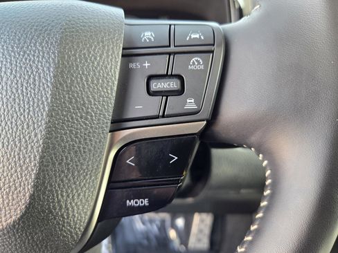 Used 2025 Toyota Camry SE image 16