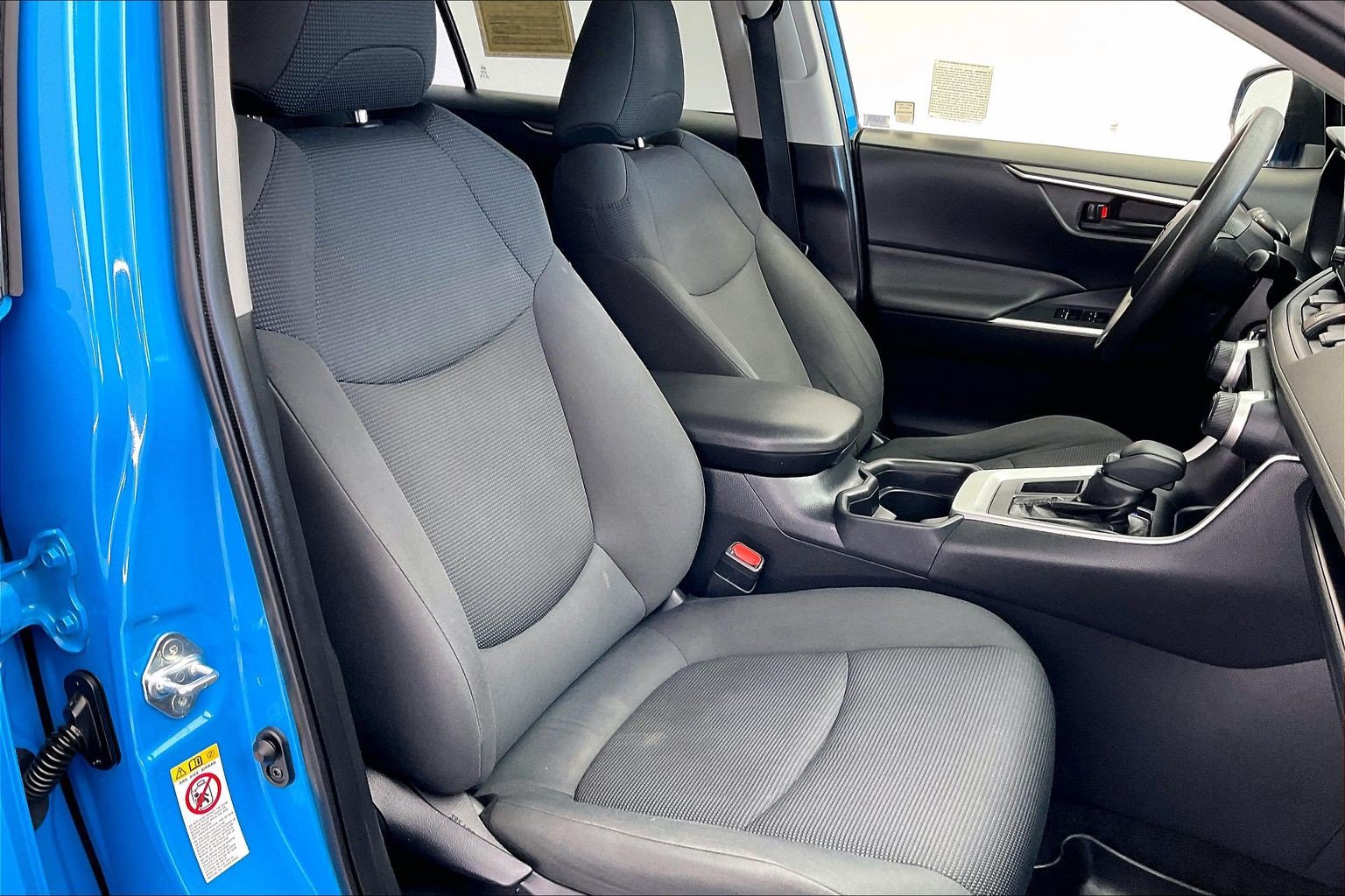 Used 2019 Toyota RAV4 LE w/ All Weather Liner Package FWD image 6