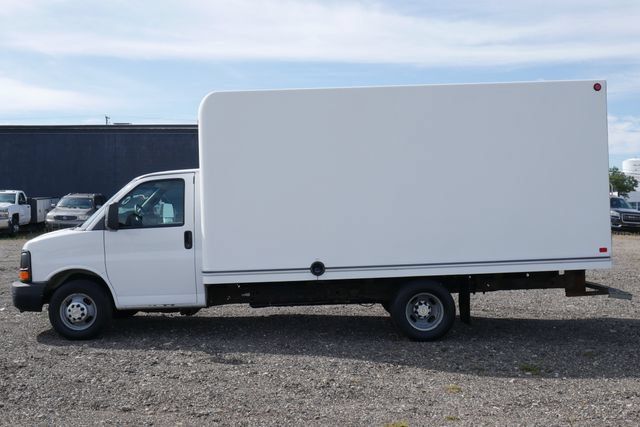 Used 2016 Chevrolet Express 3500 RWD image 5