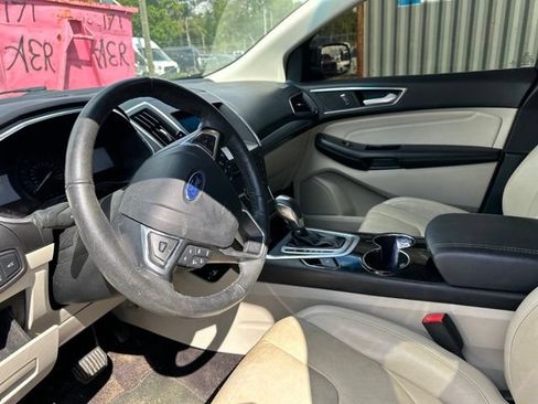 Used 2016 Ford Edge Titanium FWD image 15