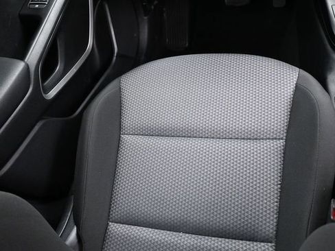 Used 2025 Kia Soul LX w/ LX Technology Package FWD image 13