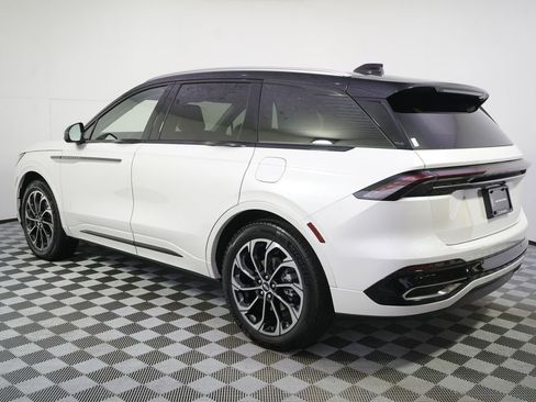 New 2026 Lincoln Nautilus Reserve AWD/4WD image 3