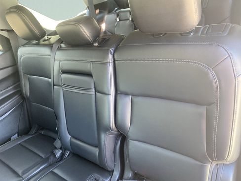 Used 2023 Ford Explorer XLT w/ Equipment Group 202A image 11