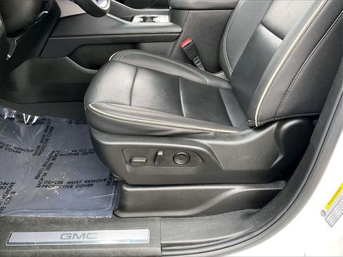 Used 2024 GMC Yukon XL SLT image 35