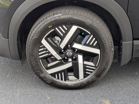 New 2025 Nissan Kicks SV w/ SV Premium Package FWD image 10