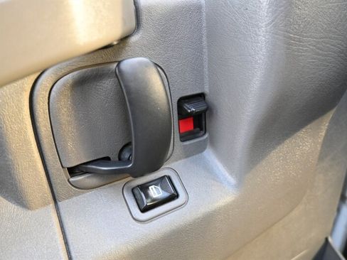 Used 2017 Chevrolet Express 3500 LT w/ LT Preferred Equipment Group image 12