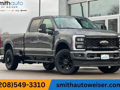 New 2026 Ford F350 Lariat w/ Black Appearance Package