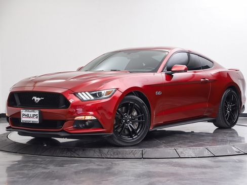 Used 2017 Ford Mustang GT Premium RWD image 1