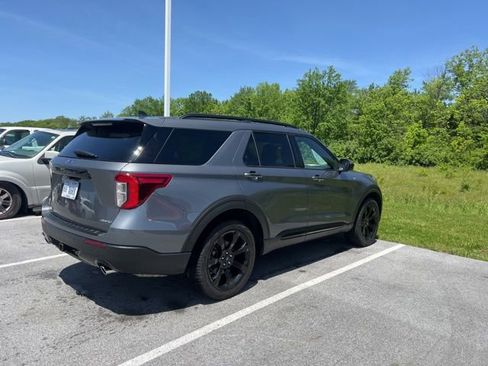 Used 2023 Ford Explorer ST-Line w/ Class IV Trailer Tow Package AWD/4WD image 2