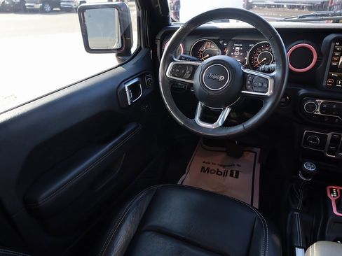 Used 2019 Jeep Wrangler Unlimited Sahara image 19