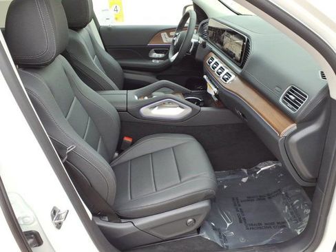 New 2026 Mercedes-Benz GLS 450 4MATIC image 15