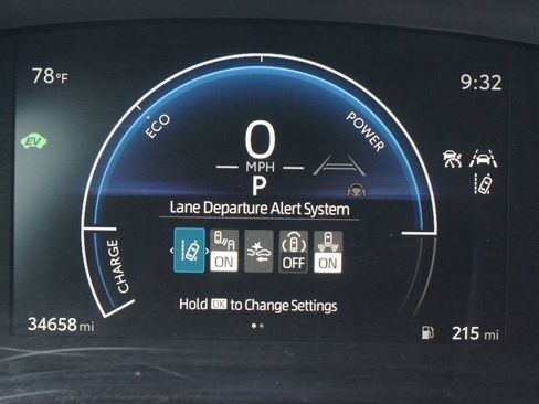 Used 2025 Toyota Camry LE image 4