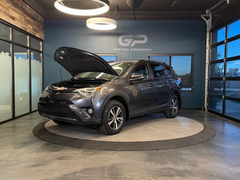 Used 2018 Toyota RAV4 XLE AWD/4WD image 25