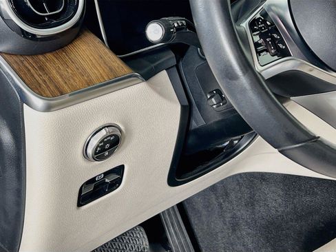 Certified 2024 Mercedes-Benz GLC 300 4MATIC image 11