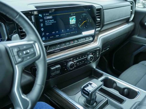 Used 2024 Chevrolet Silverado 1500 LT image 29