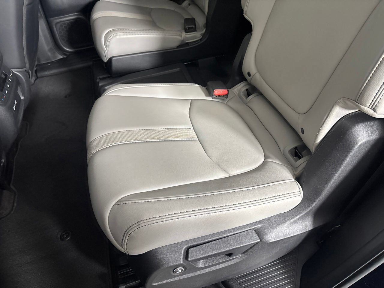 Used 2023 Honda Pilot EX-L image 25